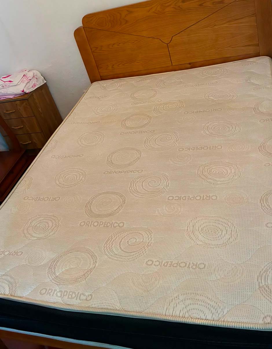Colchão de cama depois da higienização